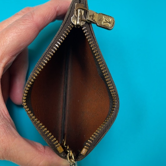 EUC vintage Louis Vuitton keychain - Picture 8 of 15